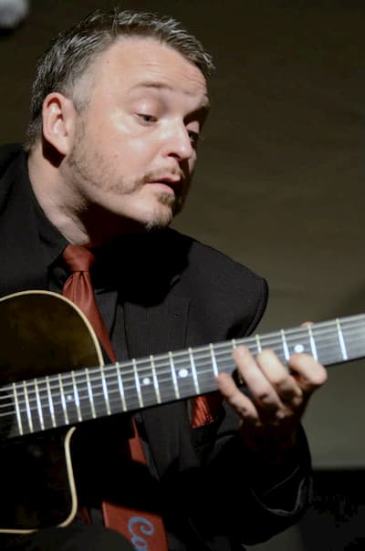 Lars concentrating